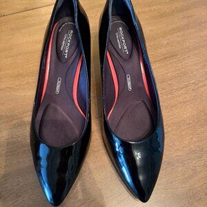 Preowned Women's Rockport Total Motion Black Patent Leather Pumps. Size 9.5